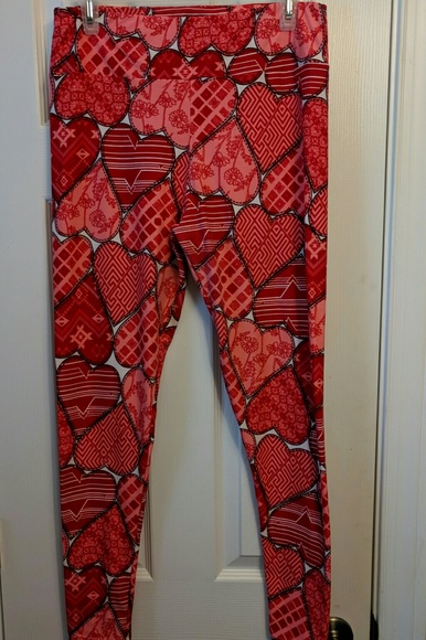 LuLaRoe Heart Tall & Curvy Leggings - Picture 4 of 8